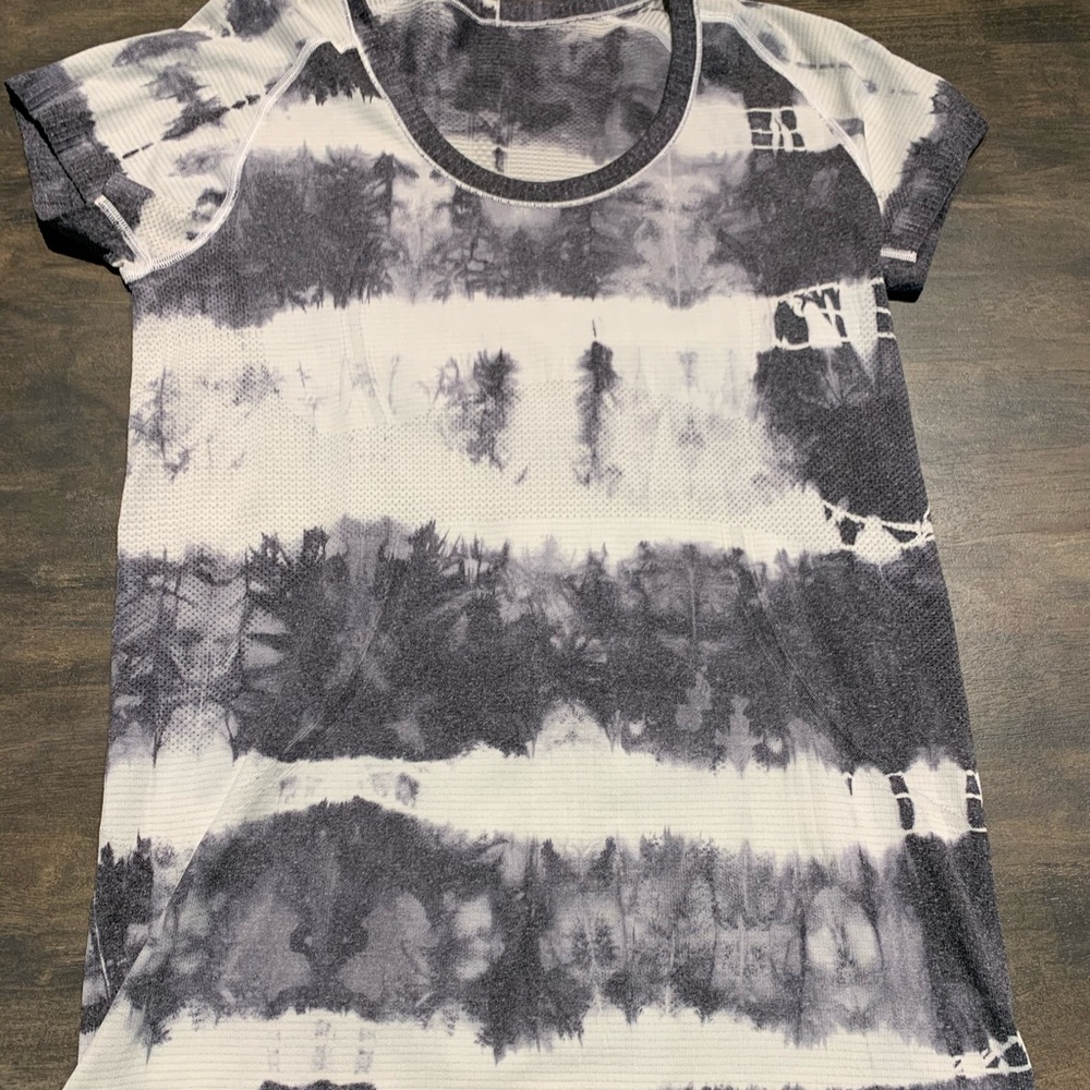 Lululemon short sleeve